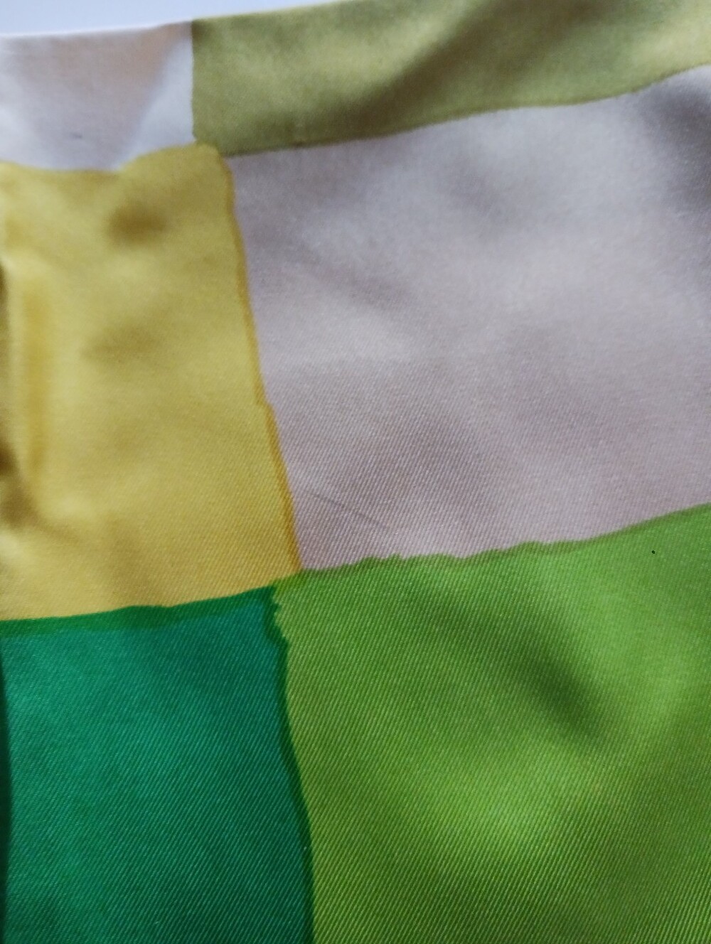 Vintage 80s Geoffrey Beene Silk Scarf 32" x 31" - Picture 5 of 7